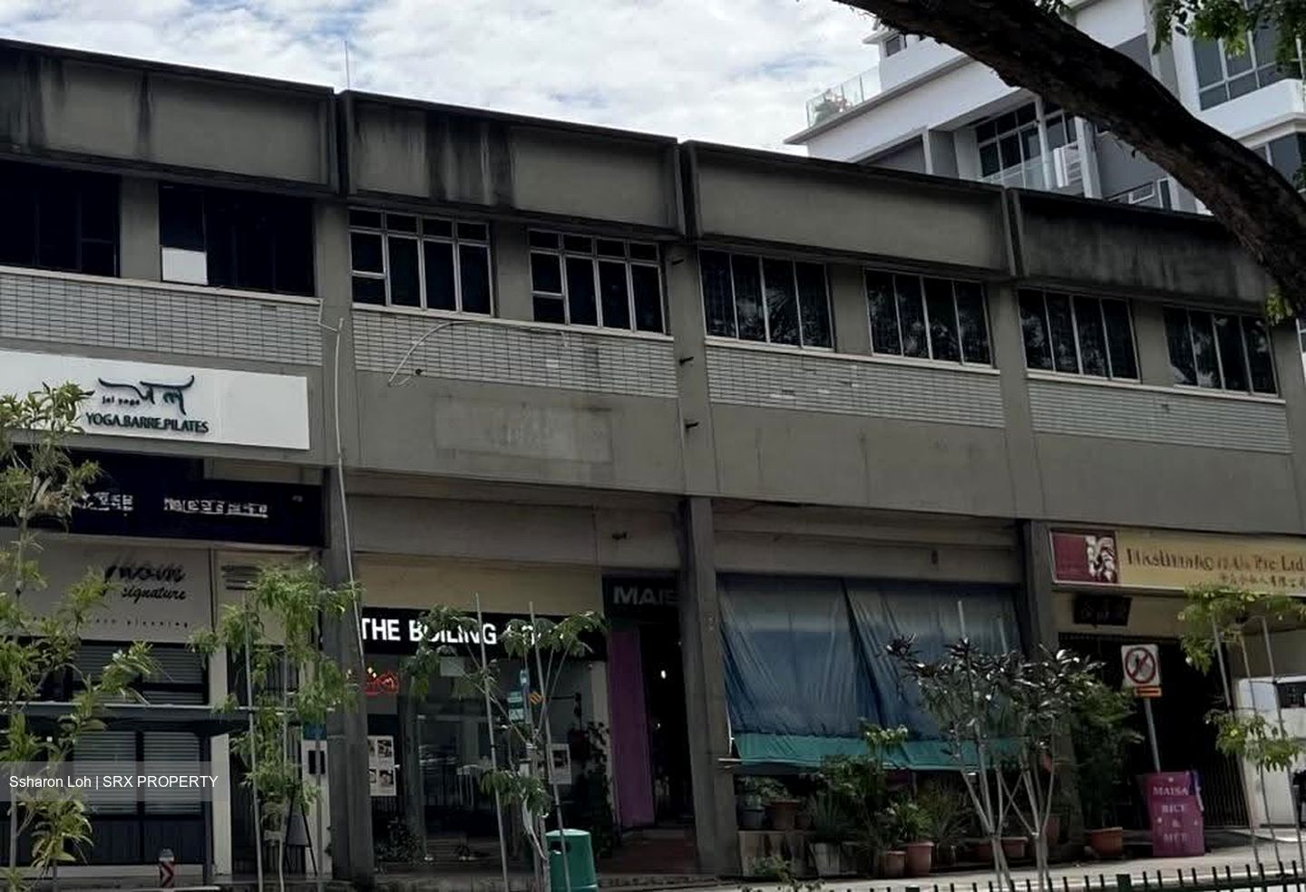 Yio Chu Kang Road (D19), Retail #613699991